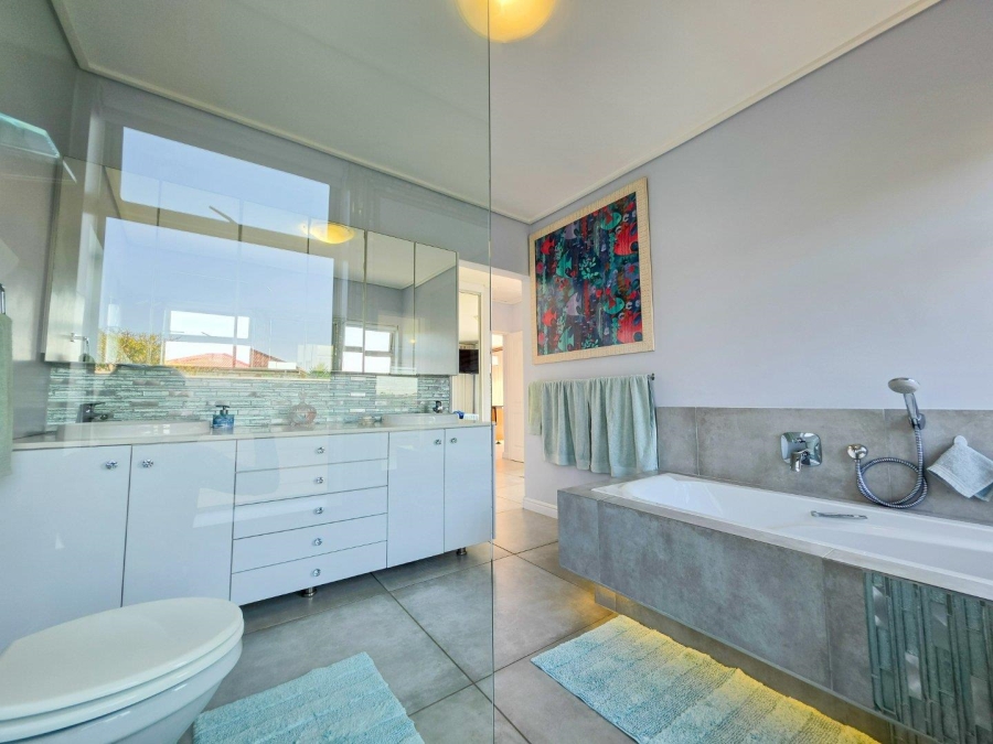 3 Bedroom Property for Sale in Stilbaai Wes Western Cape